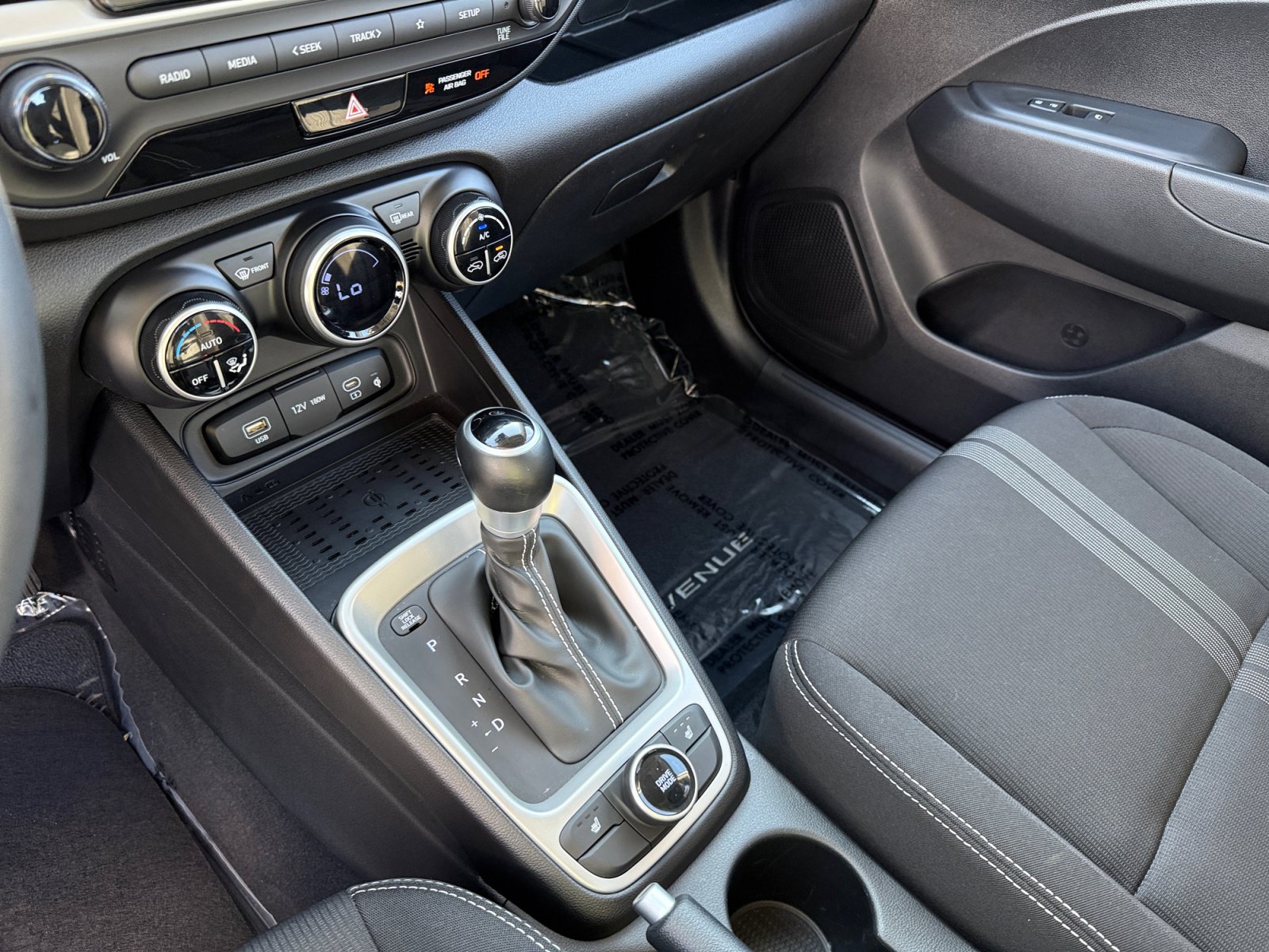 Certified 2026 Hyundai Venue SEL FWD image 13