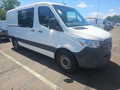 Used 2022 Mercedes-Benz Sprinter 2500 image 4