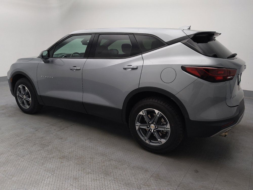 Used 2025 Chevrolet Blazer LT FWD image 3
