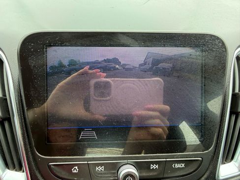 Used 2020 Chevrolet Malibu LT FWD image 28
