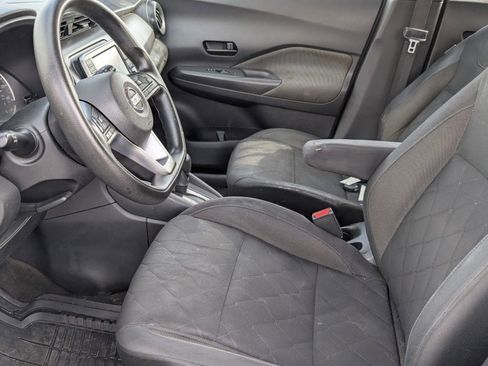 Used 2020 Nissan Kicks S image 6