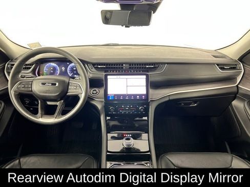 Used 2023 Jeep Grand Cherokee Limited w/ Luxury Tech Group II image 16