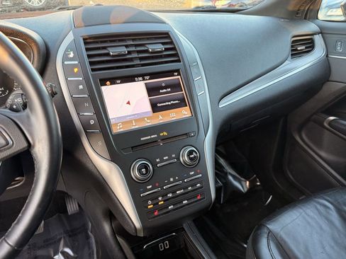 Used 2017 Lincoln MKC Select w/ Select Plus Package image 24