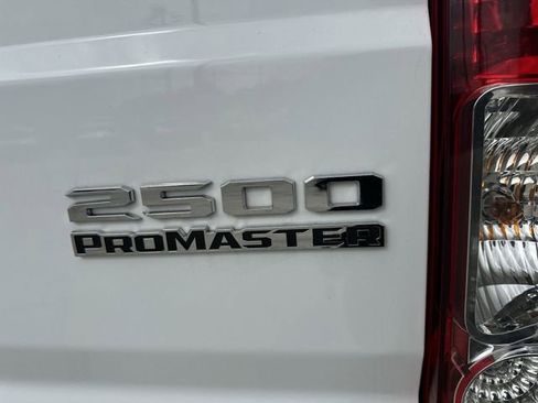 Used 2025 RAM ProMaster 2500 w/ Convenience Group FWD image 7