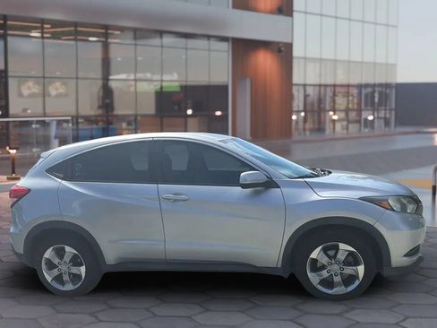 Used 2016 Honda HR-V LX image 16