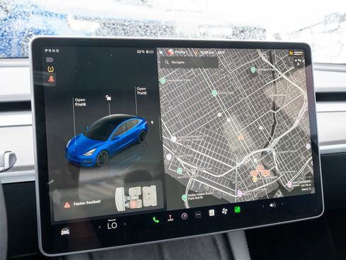 Used 2023 Tesla Model 3 Performance image 33