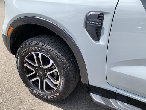 Used 2024 Ford Ranger Lariat w/ FX4 Off-Road Package AWD/4WD image 49