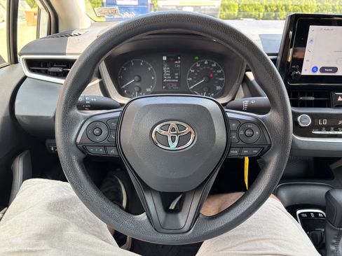 Used 2025 Toyota Corolla LE FWD image 16