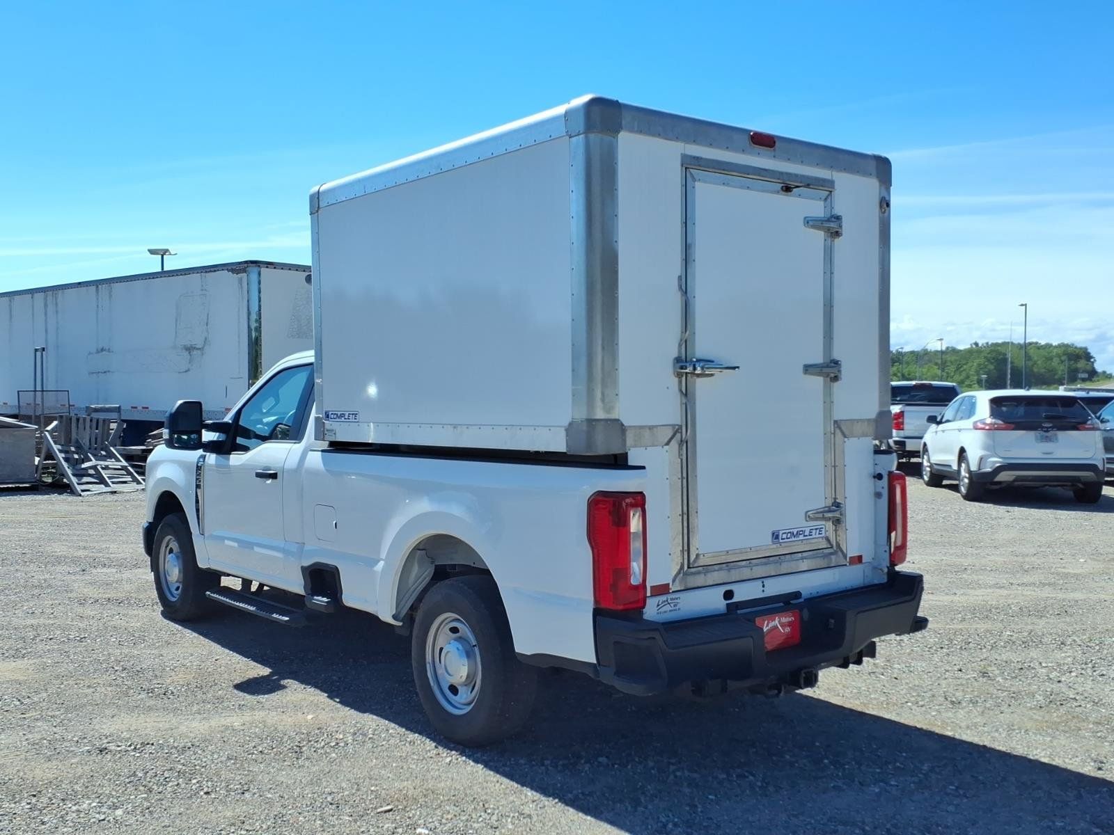 Used 2024 Ford F250 XL RWD image 3