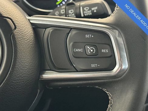 Used 2023 Jeep Wrangler Unlimited Sahara AWD/4WD image 28
