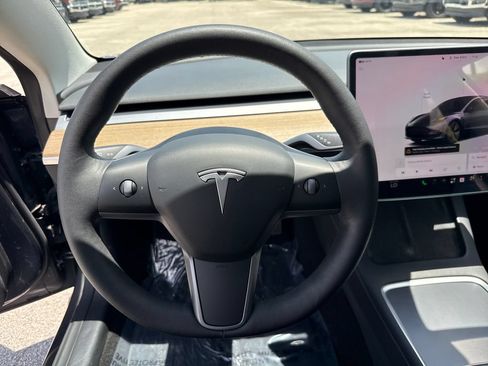Used 2022 Tesla Model 3 Long Range AWD/4WD image 14