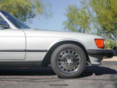 Used 1989 Mercedes-Benz 560 SL image 11
