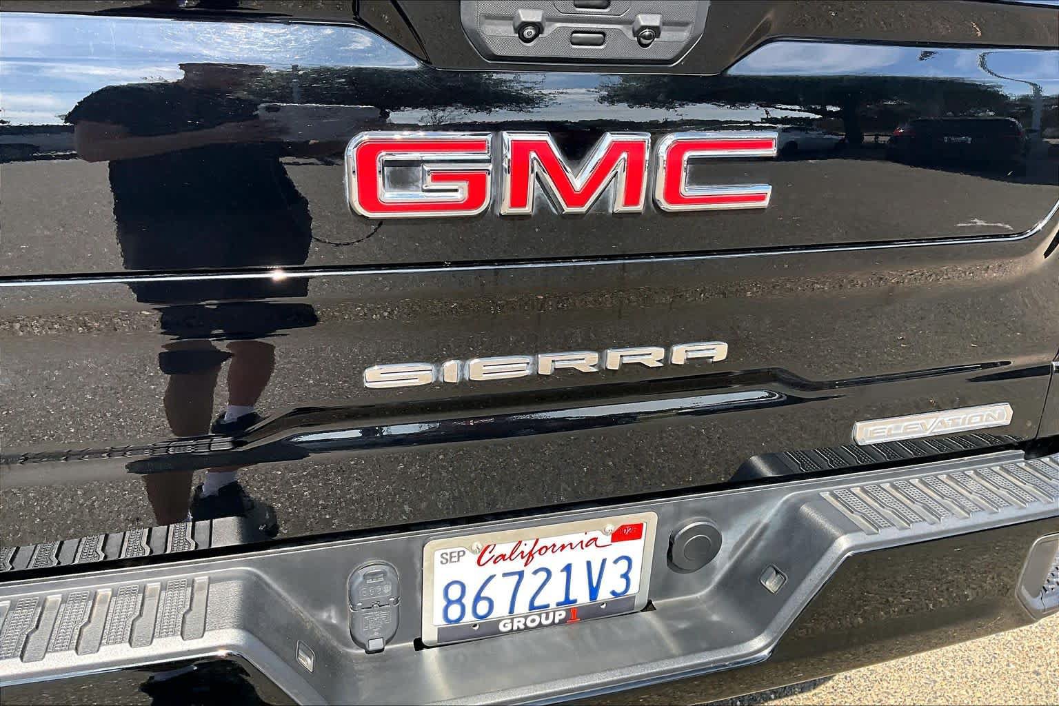 Used 2023 GMC Sierra 1500 Elevation RWD image 9