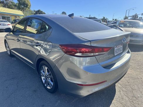 Used 2018 Hyundai Elantra SEL w/ Cargo Package image 4