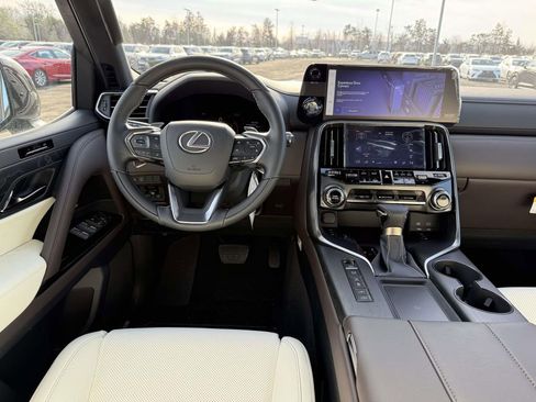 New 2026 Lexus LX 600 4WD w/ Luxury Package image 8