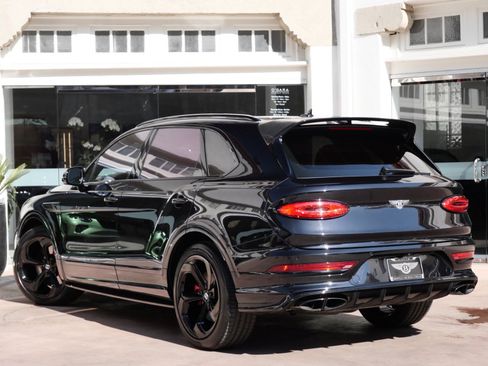 Used 2022 Bentley Bentayga S image 3