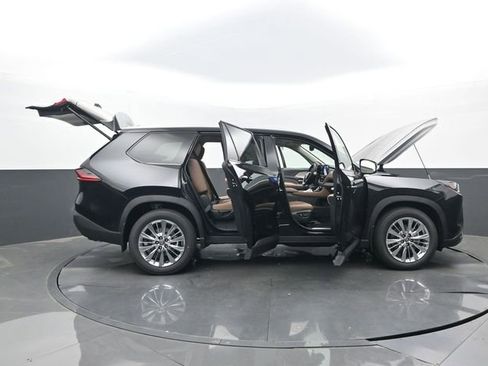 New 2026 Toyota Grand Highlander AWD image 33