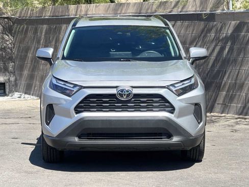 Used 2022 Toyota RAV4 XLE FWD image 3