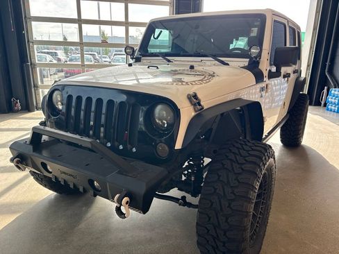 Used 2011 Jeep Wrangler Unlimited Sahara w/ Mopar Chrome Edition Group AWD/4WD image 5