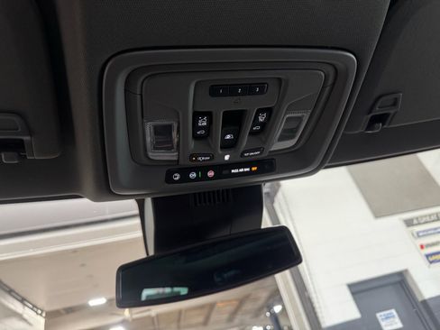 New 2026 GMC Sierra 1500 SLT image 26