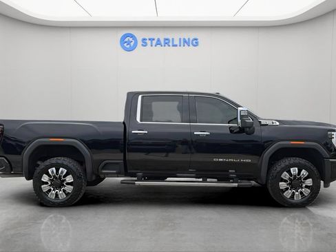 Used 2024 GMC Sierra 2500 Denali AWD/4WD image 11