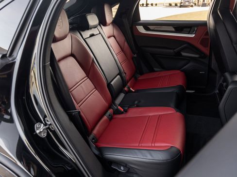 New 2026 Porsche Cayenne S image 40