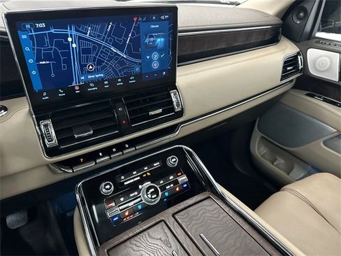 Used 2022 Lincoln Navigator Reserve image 30