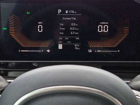 New 2026 Kia Carnival EX FWD image 11