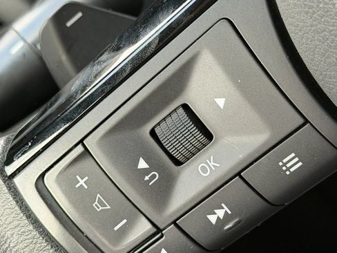 Used 2022 Nissan Rogue SV FWD image 17