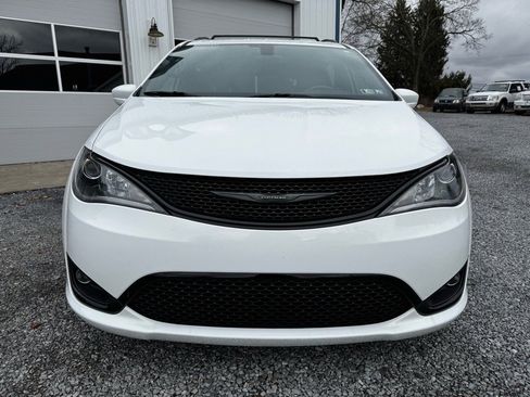 Used 2018 Chrysler Pacifica Touring Plus w/ S Appearance Package image 2