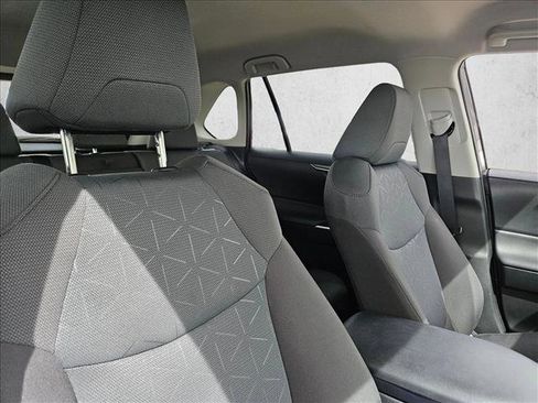 Used 2025 Toyota RAV4 XLE image 24