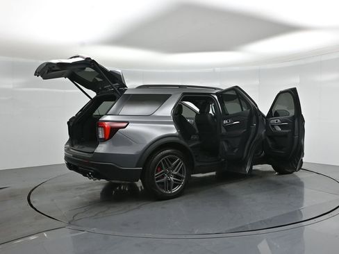 Used 2025 Ford Explorer ST w/ Sun And Sound Package AWD/4WD image 5