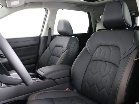New 2026 Nissan Pathfinder Platinum w/ Cargo Package FWD image 10