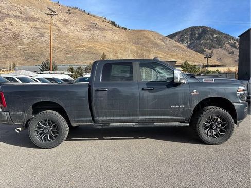 New 2025 RAM 3500 Laramie AWD/4WD image 14
