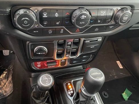 New 2026 Jeep Gladiator Mojave image 21