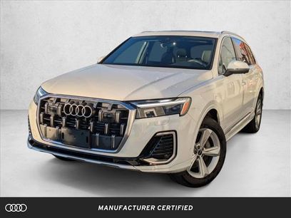 Certified 2025 Audi Q7 Premium w/ Convenience Package