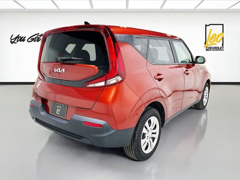 Used 2022 Kia Soul LX image 5
