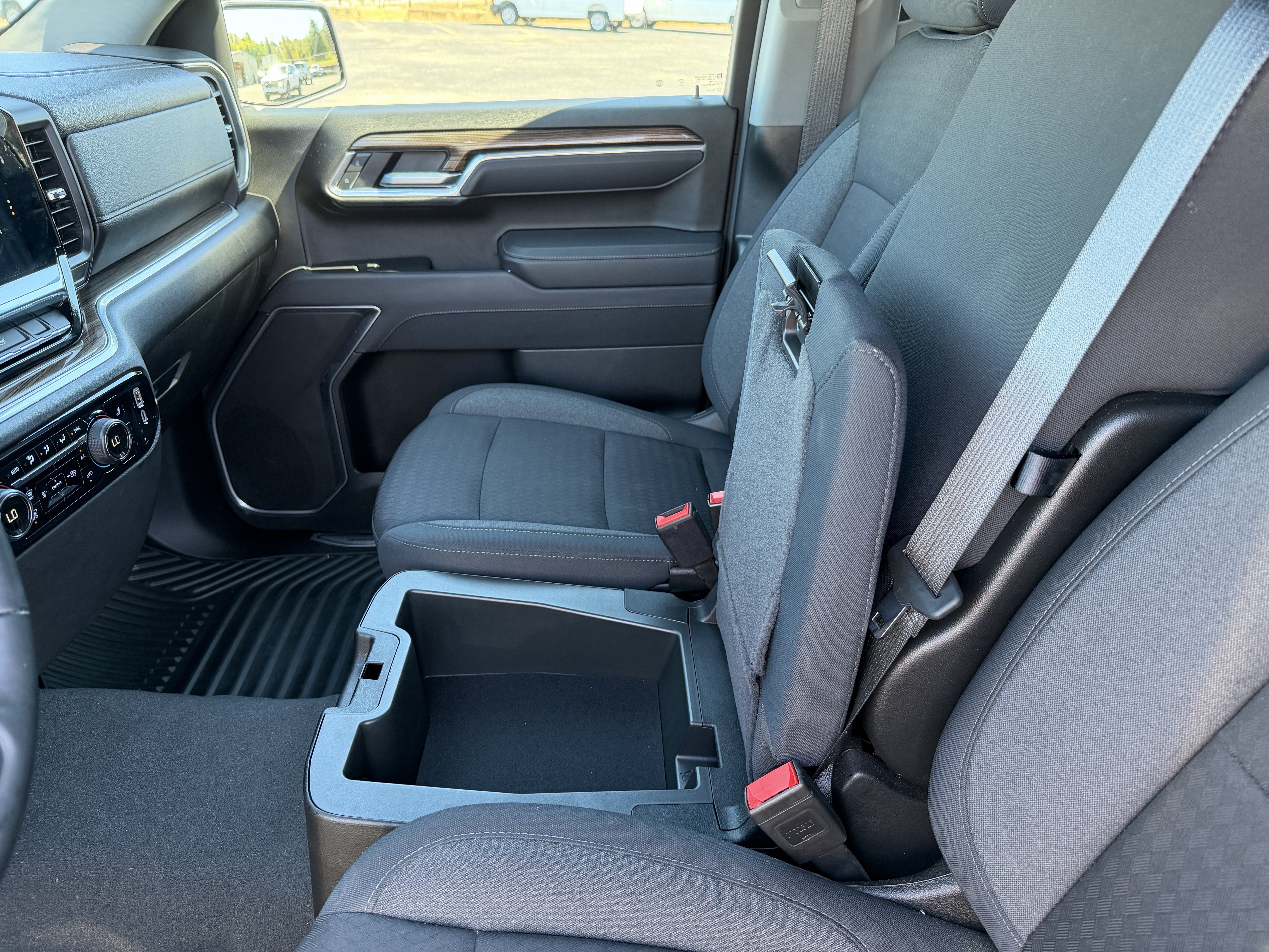 Used 2025 Chevrolet Silverado 1500 LT AWD/4WD image 28