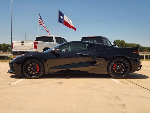 Used 2024 Chevrolet Corvette Stingray Preferred Cpe w/ Z51 Performance Package RWD image 4