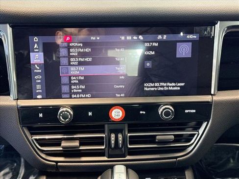 Certified 2026 Porsche Macan AWD/4WD image 15