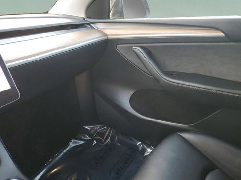 Used 2025 Tesla Model Y Long Range image 23