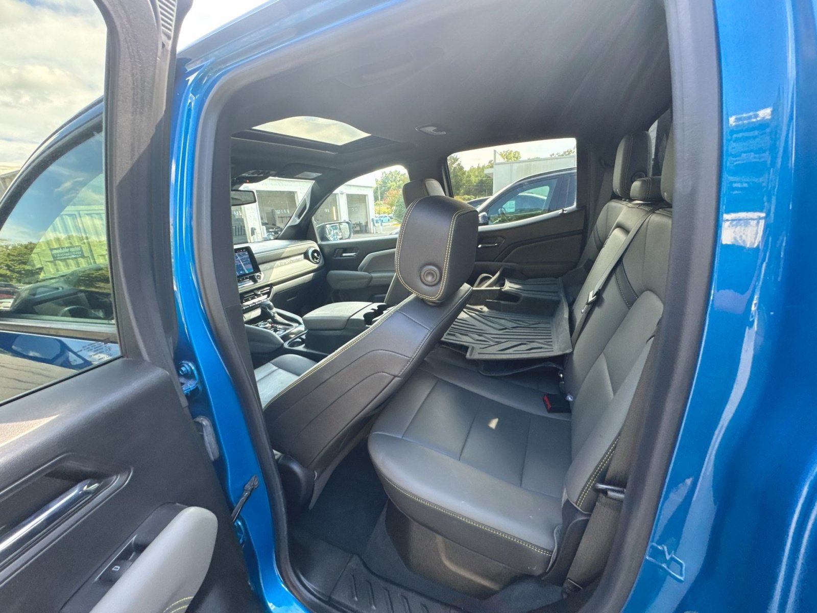 Used 2023 Chevrolet Colorado ZR2 w/ Desert Boss Special Edition AWD/4WD image 25