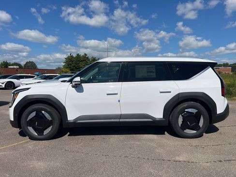 New 2026 Kia EV9 Wind image 2