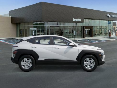New 2027 Hyundai Kona SE FWD image 7