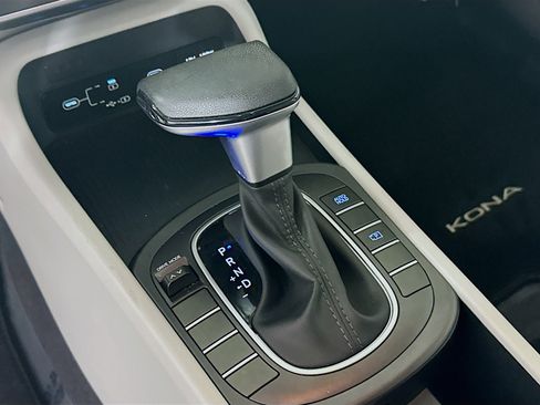 Used 2025 Hyundai Kona SE FWD image 21