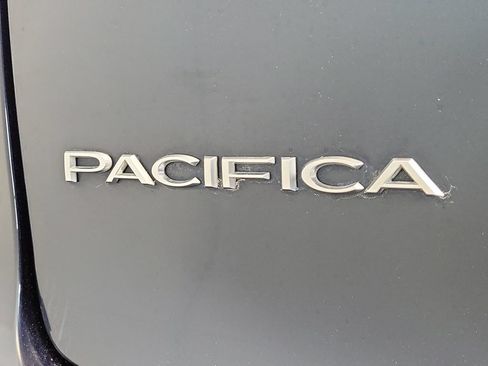 Used 2022 Chrysler Pacifica Pinnacle FWD image 8