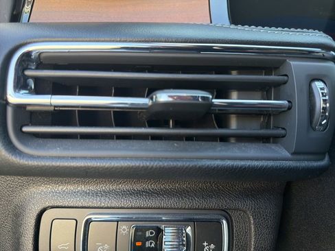 Used 2022 Lincoln Corsair Reserve w/ Luxury Package FWD image 29