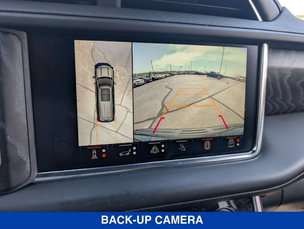 Used 2024 GMC Yukon Denali w/ Advanced Technology Package AWD/4WD image 32