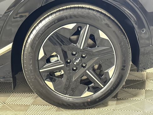 Used 2025 Kia EV6 Wind image 26