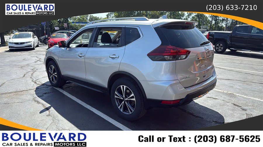 Used 2020 Nissan Rogue SV w/ Sun & Sound Touring Package AWD/4WD image 5
